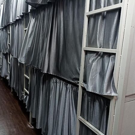 Saffron Dormitory Goregaon East Βομβάη Εξωτερικό φωτογραφία